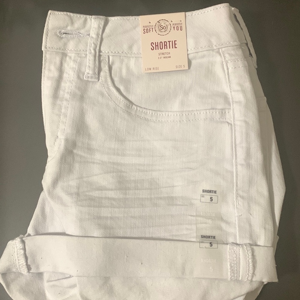 Juniors, white denim shorts, size 5
